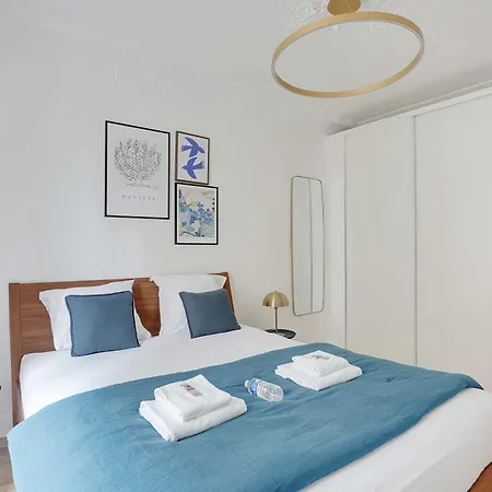 Modern - 2bdr 6p - 14e