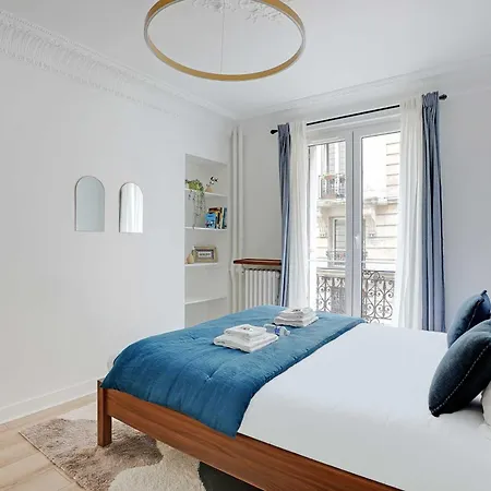 Modern - 2bdr 6p - 14e